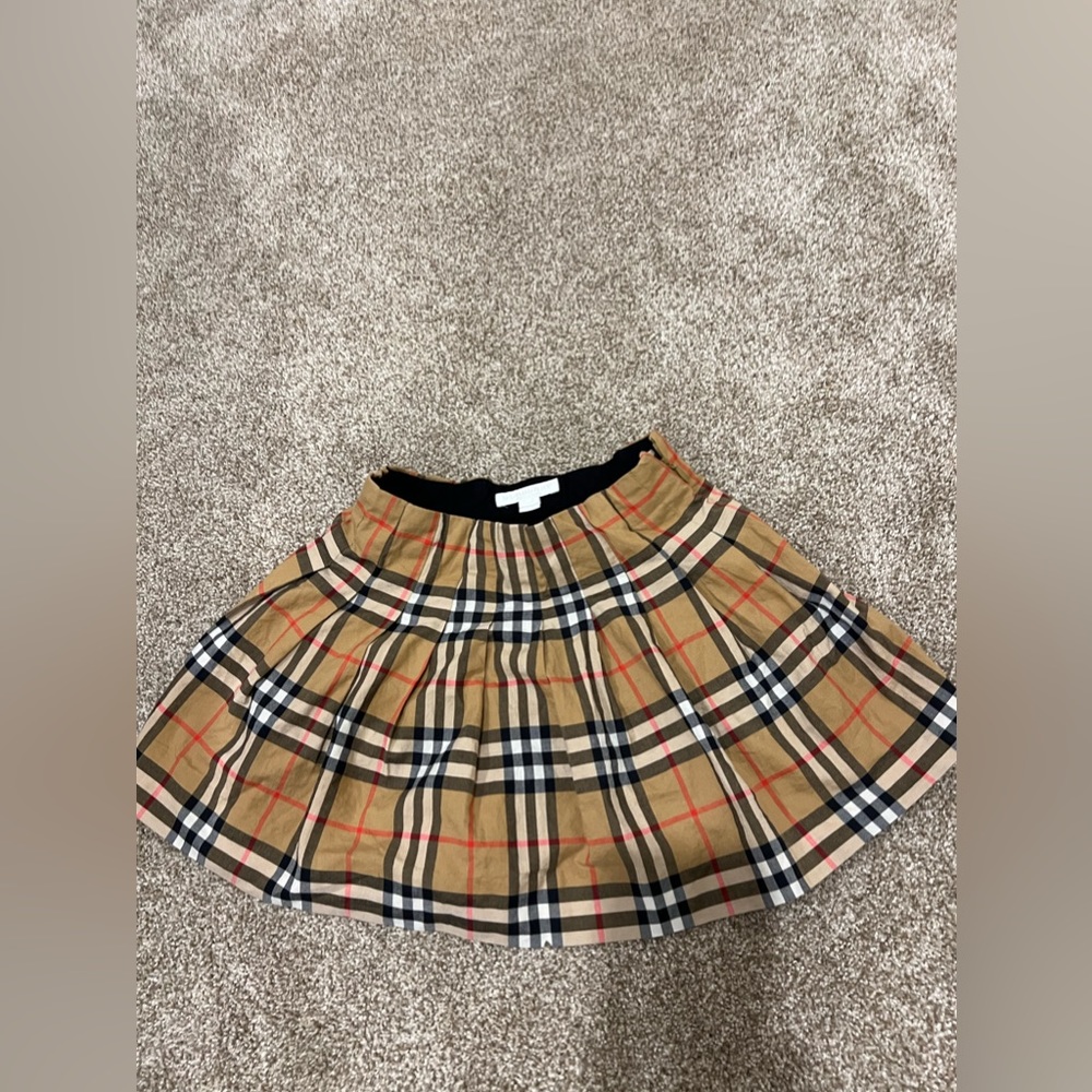 Burberry skirt sz 6
